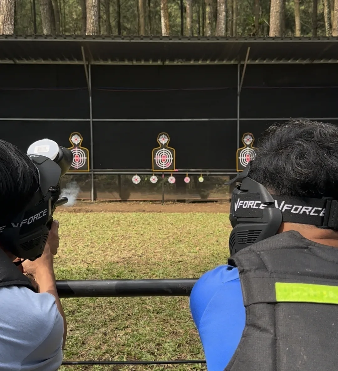 Peserta mengikuti Shooting Target Experience di Kalisawah Adventure Banyuwangi